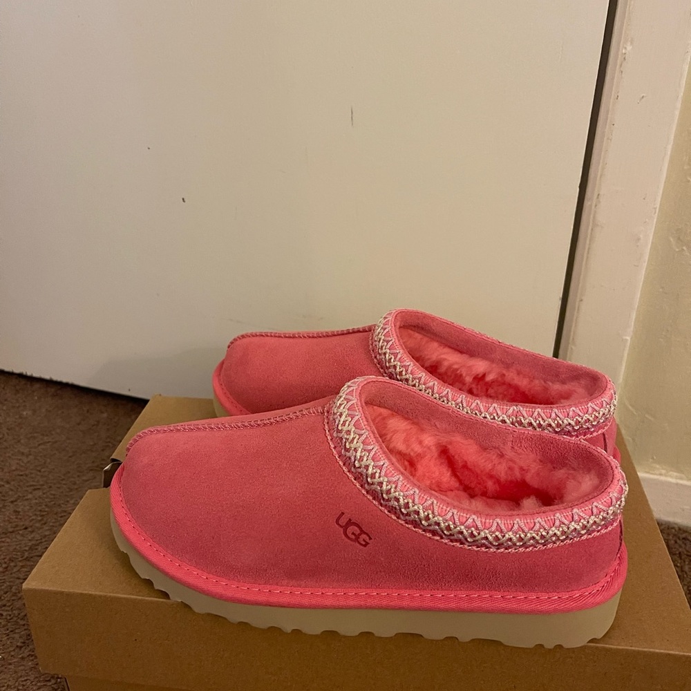 100% Authentic Worn Once in Box UGG Tasman Slippers / Color Pink